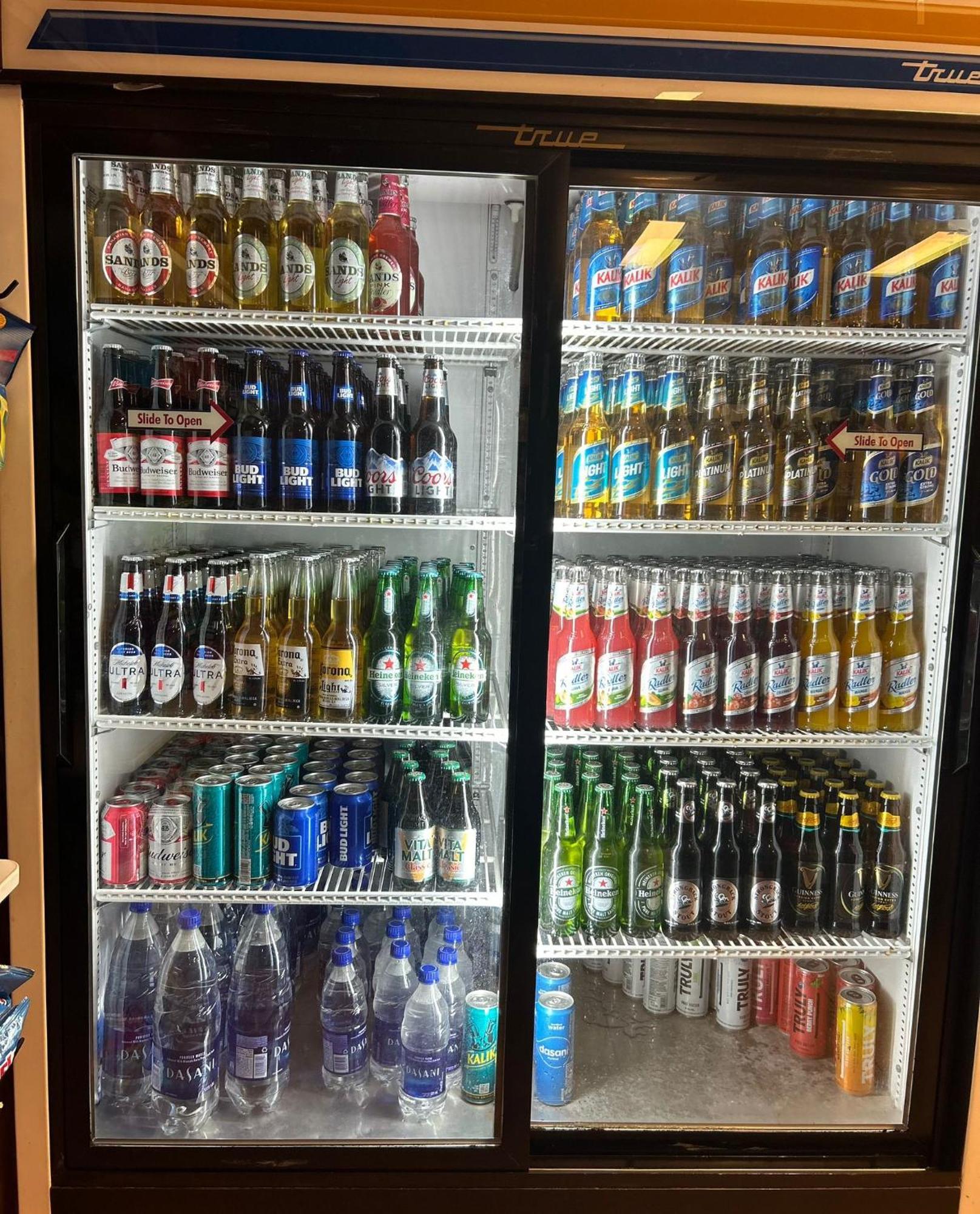 比米尼大型游戏俱乐部滨海度假酒店 Alice Town  外观 照片